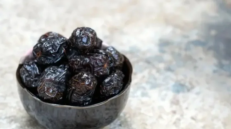 Berbuka Puasa dengan Kurma di Bulan Suci Ramadan