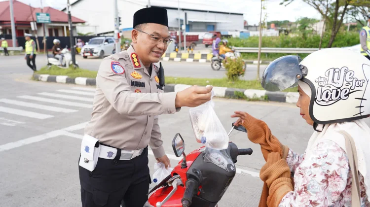 Ditlantas Polda Sulbar Edukasi Pengendara Pentingnya Keselamatan