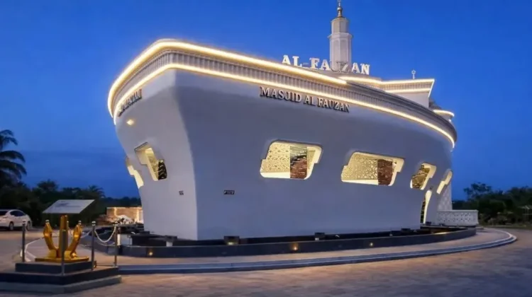 Masjid Al-Fauzan di Padang Pariaman Viral karena Bentuknya