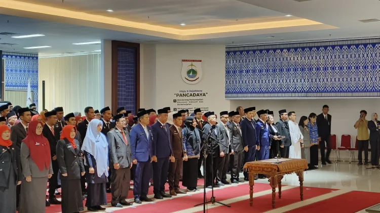 Gubernur Sulbar Lantik 154 Pejabat Eselon III dan Fungsional