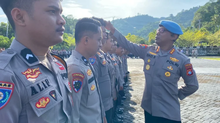 Bidpropam Polda Sulbar Sidak Personel Pengunaan Aplikasi Judi Online