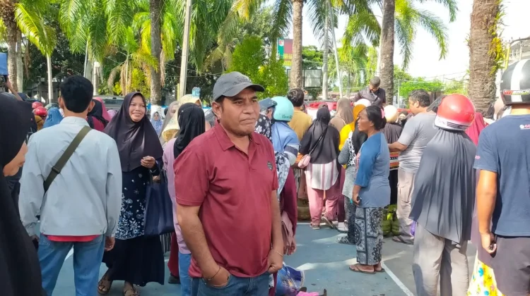 Gerakan Pangan Murah Diserbu Warga Lapangan Ahmad Kirang