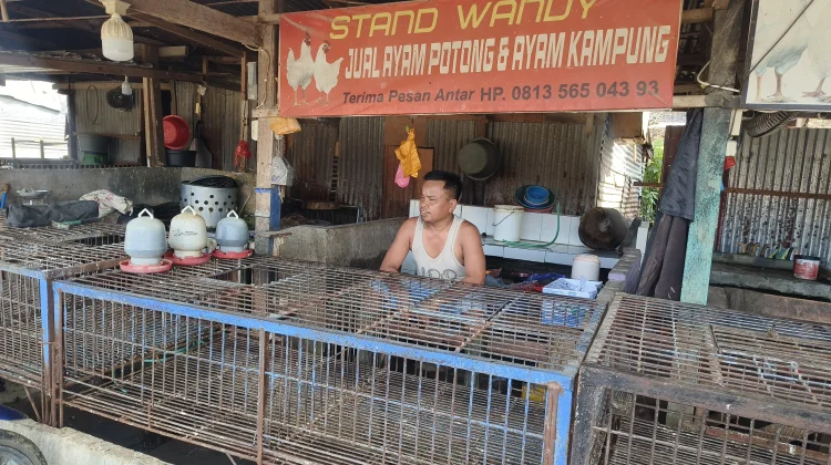 H+2 Lebaran, Stok Ayam Potong di Pasar Baru Mamuju Kosong