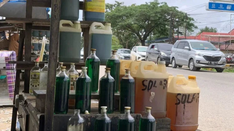 Harga BBM Eceran di Polman Tembus Rp35 Ribu per Botol