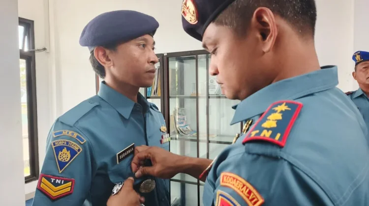 Perkuat Pengawasan Maritim Sulbar, Danlanal Mamuju Kukuhkan Enam Komandan Pos TNI