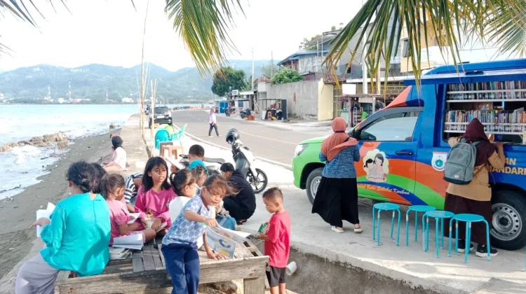 Pemrov  Sulbar Hadirkan Perpustakaan Keliling di Pasar Malam Tinambung