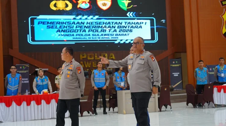 Kapolda Sulbar Tinjau Langsung Tes Kesehatan Rekrutmen Polri