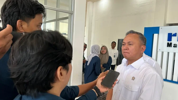 Akses Terbatas, Wamenham Soroti Ibu di Mamuju Lahiran di Jalan