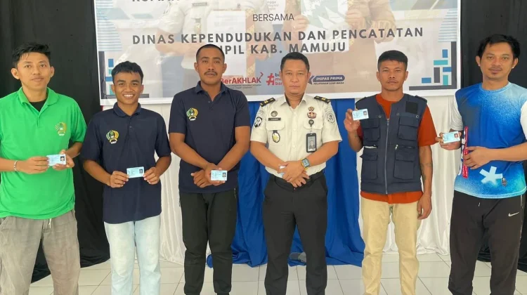 Sebanyak 65 Warga Binaan Rutan Mamuju Menerima KTP