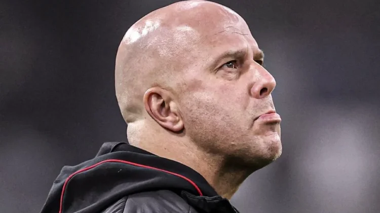 Arne Slot Pastikan Tetap Latih Liverpool Musim Depan