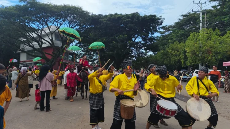 Antraksi Budaya Ramaikan Pembukaan Mandar Culture Festival Meriah