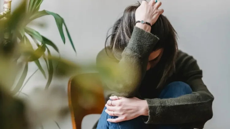 Risiko Memendam Emosi, Perempuan Diimbau Segera Cari Bantuan