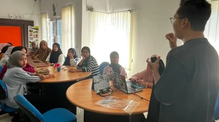 Pelatihan Rumah BUMN dan BI Dorong Arsy Snack Naik Kelas