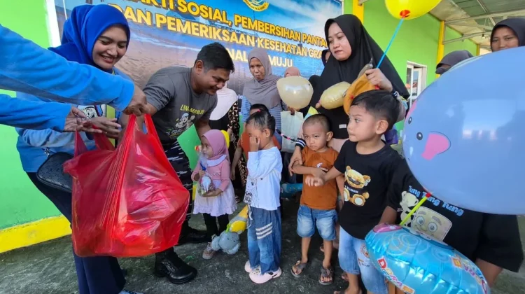 Sinergi TNI AL dan Jalasenastri Gelar Bakti Sosial di Desa Belang-Belang Mamuju