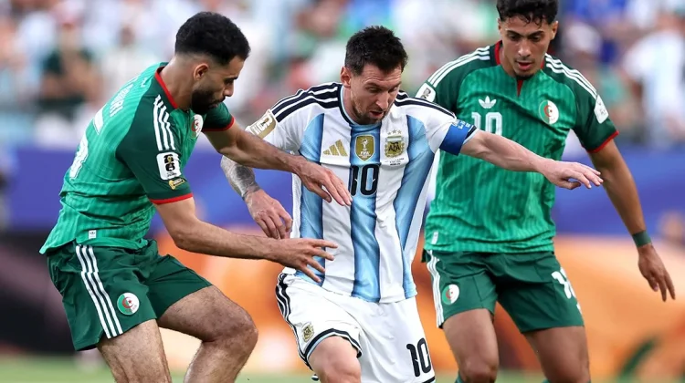 Hattrick Messi Bikin Argentina Menggila, Aljazair Tersungkur Telak