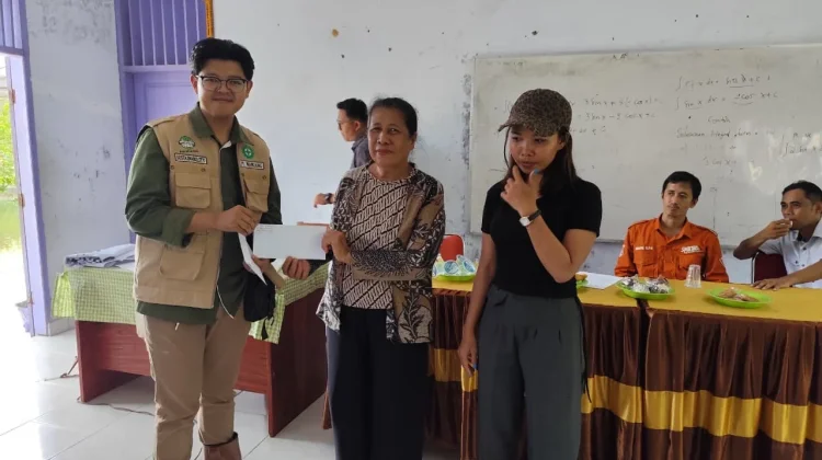 Guru Honorer di Pasangkayu Terima Dukungan Insentif dari PT Mamuang
