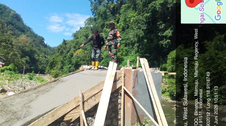 Kodim 1418/Mamuju bangun ulang jembatan gantung Kali Mamuju