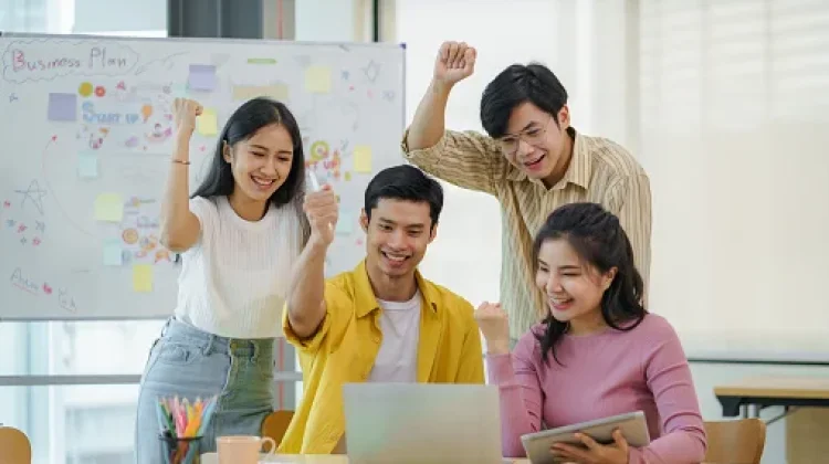 Kenapa Gen Z Punya Banyak Sumber Penghasilan? Alasan di Balik Fenomena "Side Hustle"