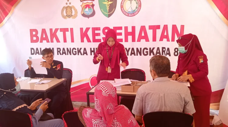 Berbagai Layanan Kesehatan Gratis Hiasi Baktikes Bhayangkara ke-80 Polda Sulbar