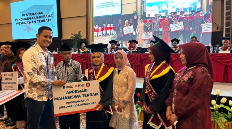 Enam  Mahasiswa Terbaik Universitas Wallacea dapat Apresiasi dari BNI