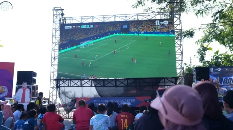 Ratusan Warga Padati Nobar Piala Dunia 2026 di Arteri Mamuju