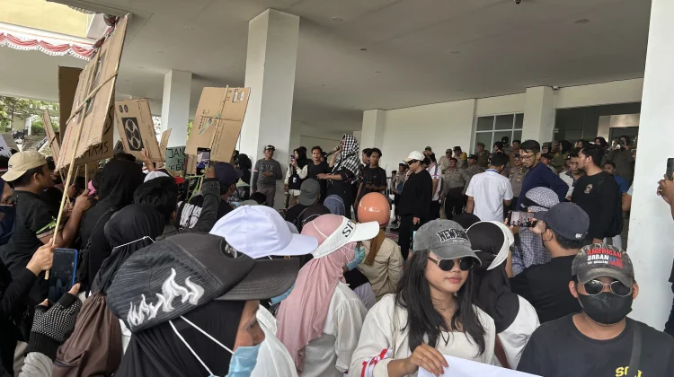 Terima Massa Pendukung MBG, DPRD Sulbar : Aspirasi Akan Disampaikan ke BGN
