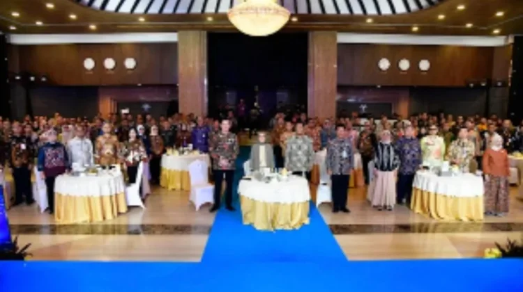 Kakanwil - Pimti Kemenkum Sulbar Ikuti Rakor Pengendalian Kinerja Kementerian