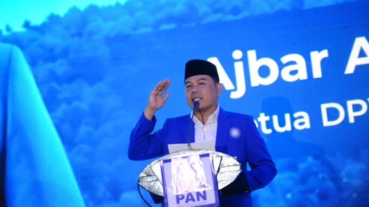 Dilantik Jadi Ketua DPW PAN Sulbar, Ajbar Instruksikan Kader "Gaspol" Pemilu 2029
