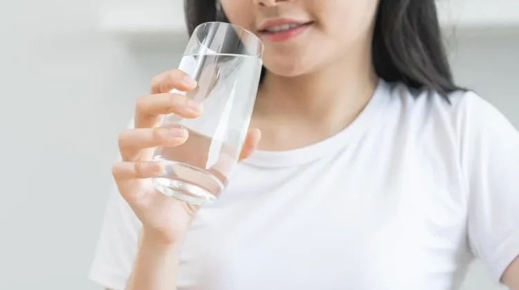 Manfaat Minum Air Putih dalam Keadaan Perut Kosong