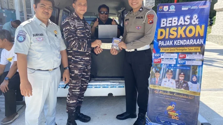 Samsat Keliling Mamuju Hiasi Festival Kampung Nelayan Sumare, Tembus Rp11 Juta