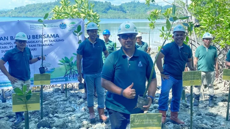 Menjaga Pesisir untuk Generasi Mendatang, Astra Agro Tanam 200 Bibit Mangrove