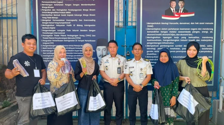 Rutan Mamuju Salurkan Bantuan Sosial Hasil Pertanian untuk Keluarga Warga Binaan