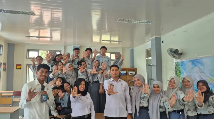 Tingkatkan Kesadaran Hukum Sejak Dini, Kemenkum Sulbar Edukasi Siswa di Mamuju