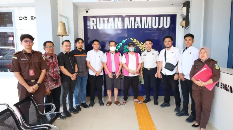 Polda serahkan Berkas ke Kejari, Eks Ketua DPRD Mamuju Ditahan