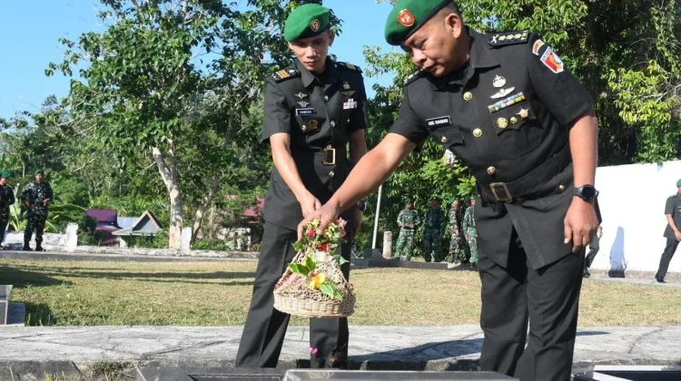 Sambut HUT Ke-1 Kodam Palaka Wira, Korem 142/Tatag Ziarah ke TMP Pati'di