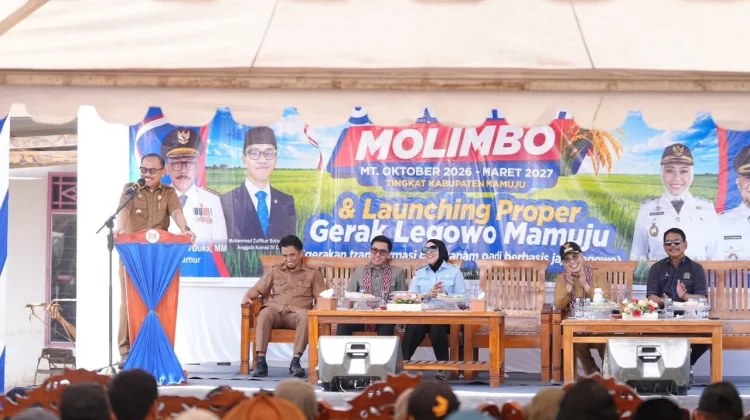 Gubernur SDK dan DPR RI Zulfikar Salurkan Alsintan di Kalukku