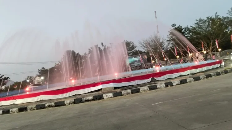 PUPR Sulbar Percantik Kolam Air Mancur di Jalan Arteri Mamuju