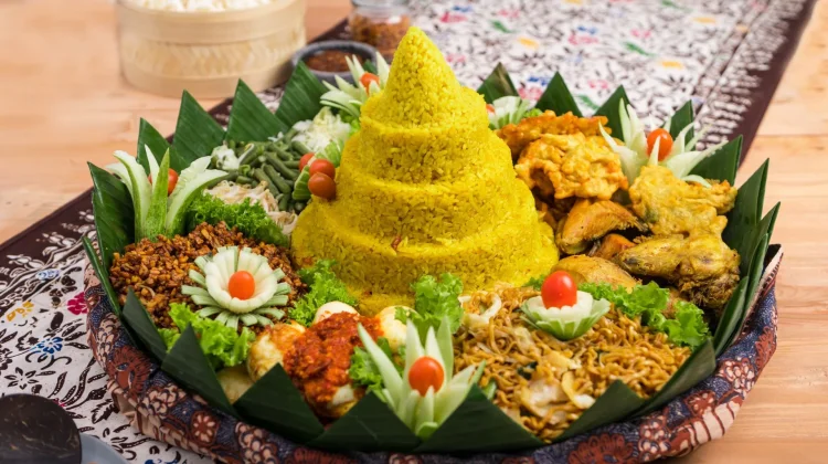 Lima Makanan yang Bikin Suasana 17 Agustus Semakin Meriah