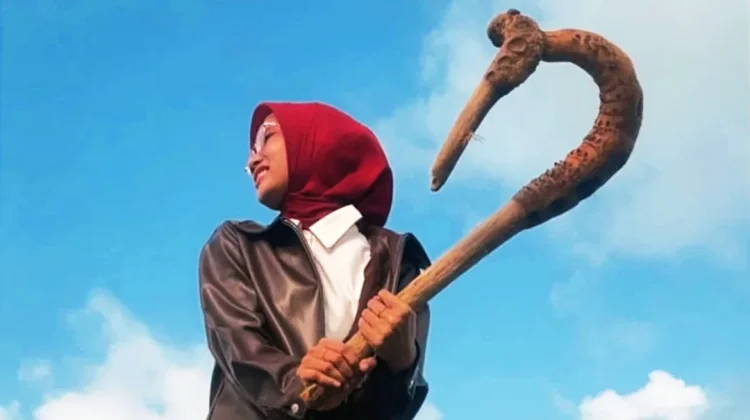 Tongkat Maui tanpa Sengaja Ditemukan di Pantai lalu Memenangkan Lomba