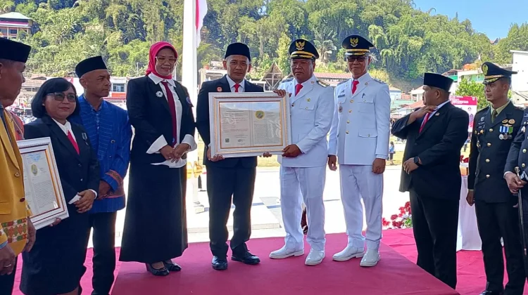 Kemenkum Sulbar Serahkan Sertifikat IG Kopi Robusta Mamasa
