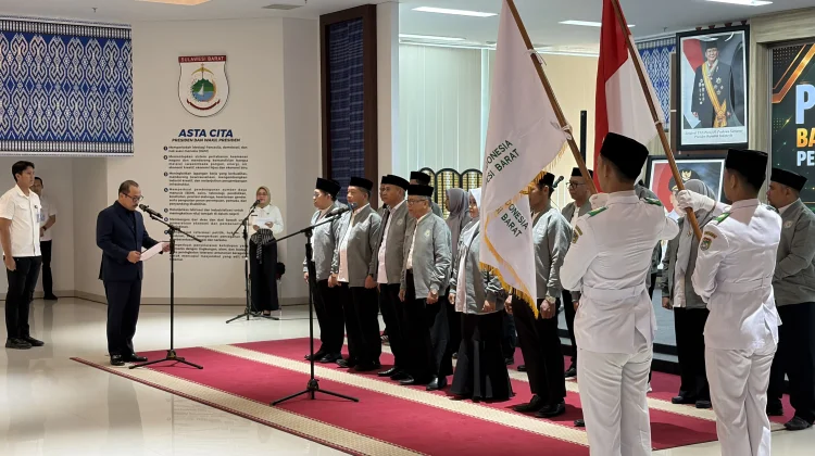Gubernur SDK Lantik Pengurus BWI Sulbar, Tekankan Kelola Wakaf Secara Transparan