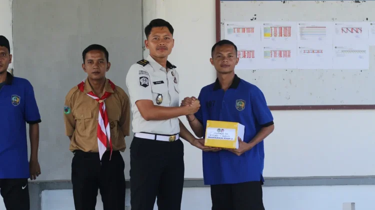 Bentuk penghargaan Atas semangat, Rutan Pasangkayu Bagikan Hadiah Lomba