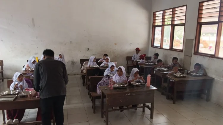 SPPG Mamuju Tapalang Galung Salurkan 2.784 Paket MBG