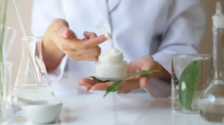Jangan Asal Pakai Skincare, Ini Cara Memilih Produk Sesuai Jenis Kulit