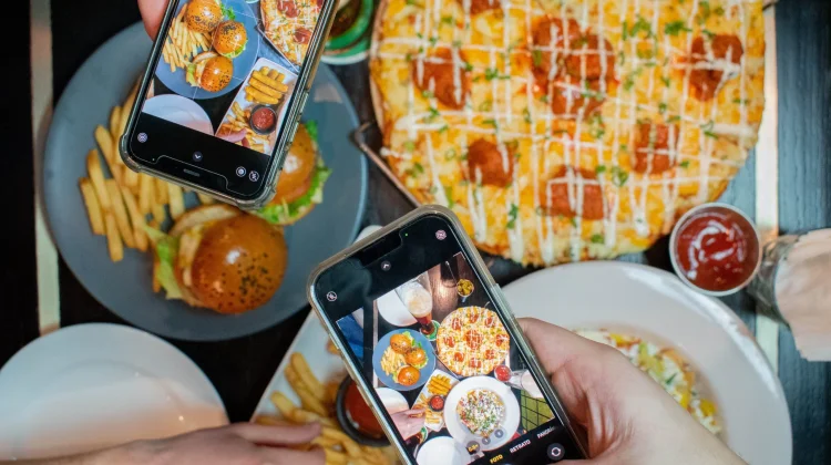 Lihat Makanan Viral di FYP, Tiba-tiba Ingin Beli
