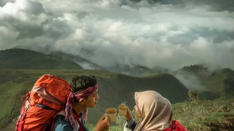 Ingin Naik Gunung? Simak Tips Aman bagi Pendaki Pemula