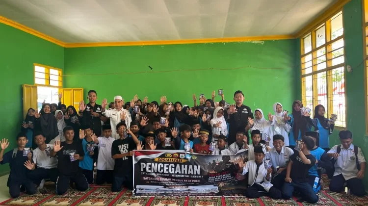 Densus 88 Minta Siswa MTsN 1 Mamuju Menjaring Informasi dari Medsos