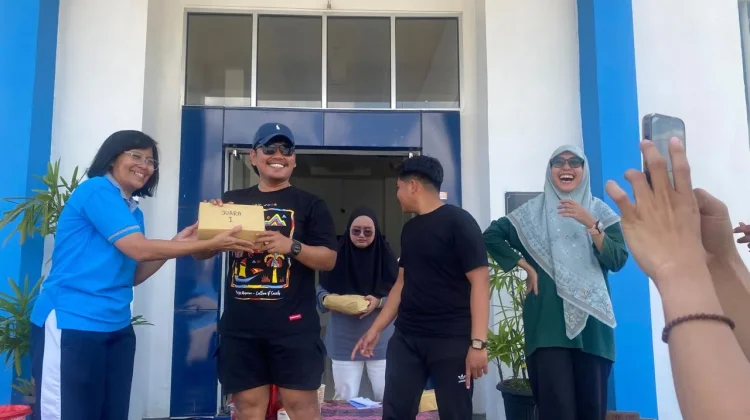 Perkuat Kebersamaan, RRI Mamuju Gelar Olahraga Keluarga Menyambut HUT ke-81