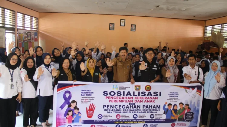 Densus 88 Sulbar Edukasi IRET dan Bullying di SMPN 1 Tutallu