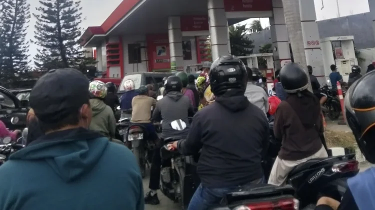 Antrean di Sejumlah SPBU Polman, Pertamina Akan Sesuaikan Penyaluran BBM